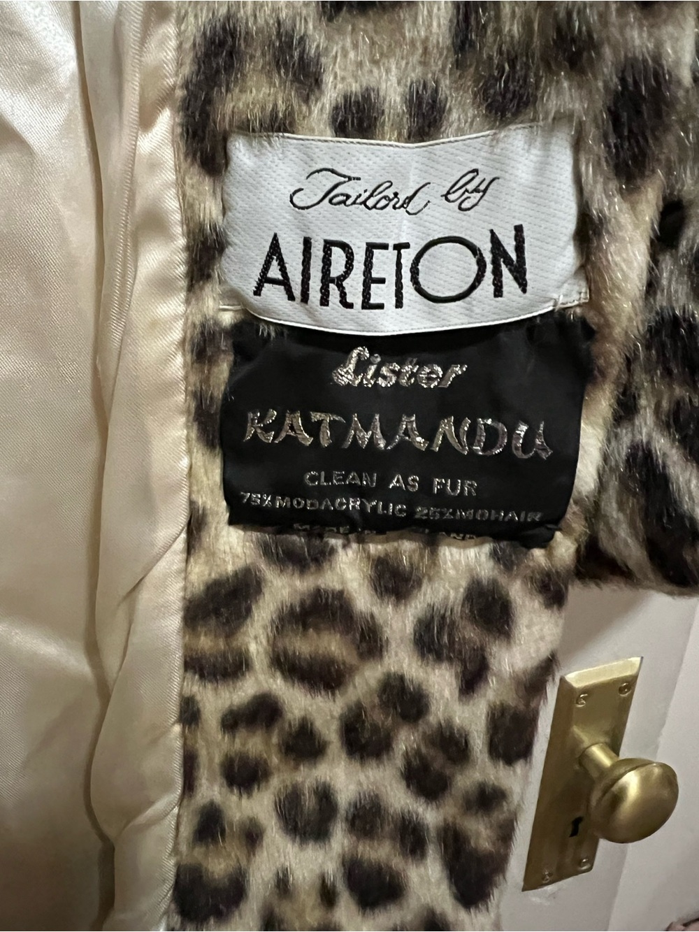 Aireton VINTAGE Leopard Print Faux Fur Pea Coat in Brown and Cream - Picture 2 of 2